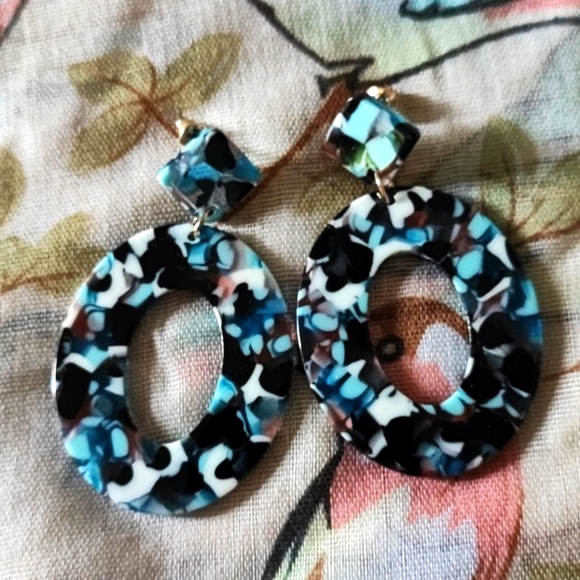 Melted Acrylic Chip Resin Pierced Earrings NOC Multi Colored Circles RED BANNER - Picture 2 of 8